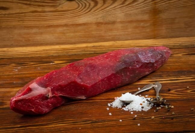 Hovězí svíčková - vyzrálé maso - suché zrání (balení cca 2 kg)