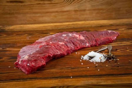 Hovězí pupek-skirt steak - vyzrálé maso (balení cca 5 kg)